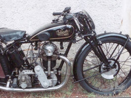 Velocette%20KTT%20MKIV%20350cc%201932%20-%20FR%20-%20TOCANNE%20Gilles.jpg